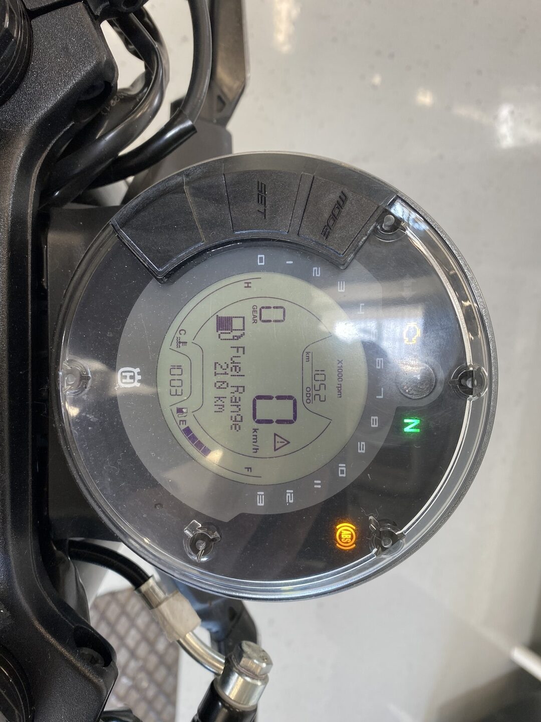 Husqvarna - VITPILEN - 401 // Juuri saapunut! / Suomi-pyörä / ABS / Led-Takavalo // - Moottoripyörä