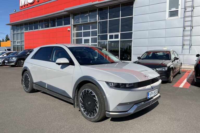 Hyundai - IONIQ 5 - 73 kWh 305 hv AWD Ultimate - Viistoperä