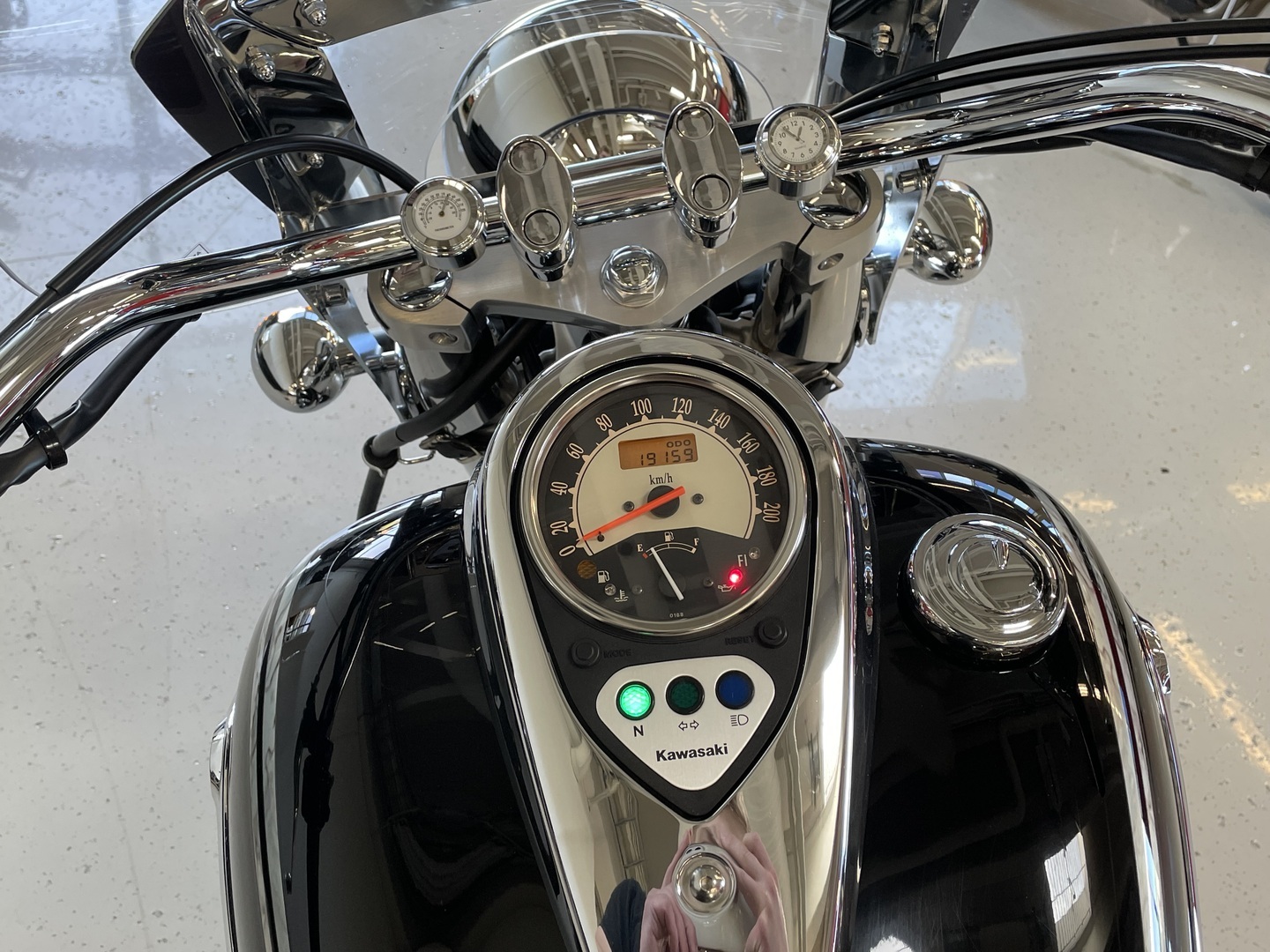KAWASAKI - VN - 900 Classic // Juuri saapunut / Huoltokirja / sivulaukut // - Moottoripyörä
