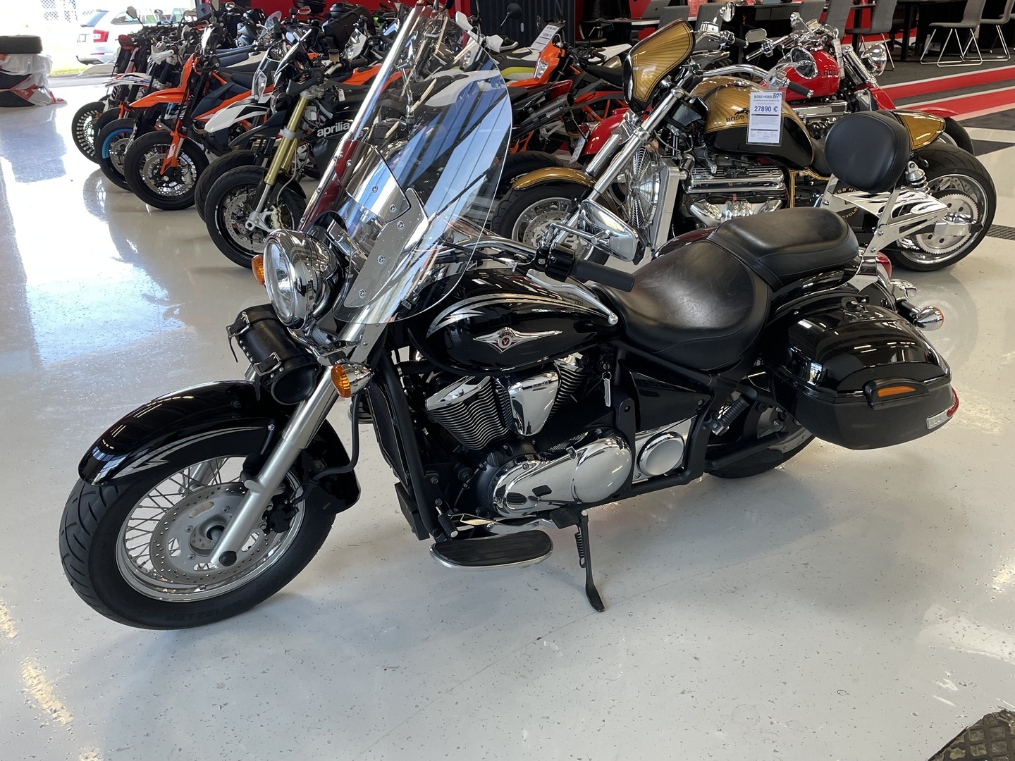 KAWASAKI - VN - 900 Classic // Juuri saapunut / Huoltokirja / sivulaukut // - Moottoripyörä