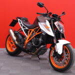 KTM - 1290 - Super Duke R // Suomi-pyörä / Perf. Pack / shifter+ / Akrapovic / Huoltokirja // - Moottoripyörä