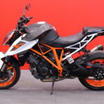 KTM - 1290 - Super Duke R // Suomi-pyörä / Perf. Pack / shifter+ / Akrapovic / Huoltokirja // - Moottoripyörä