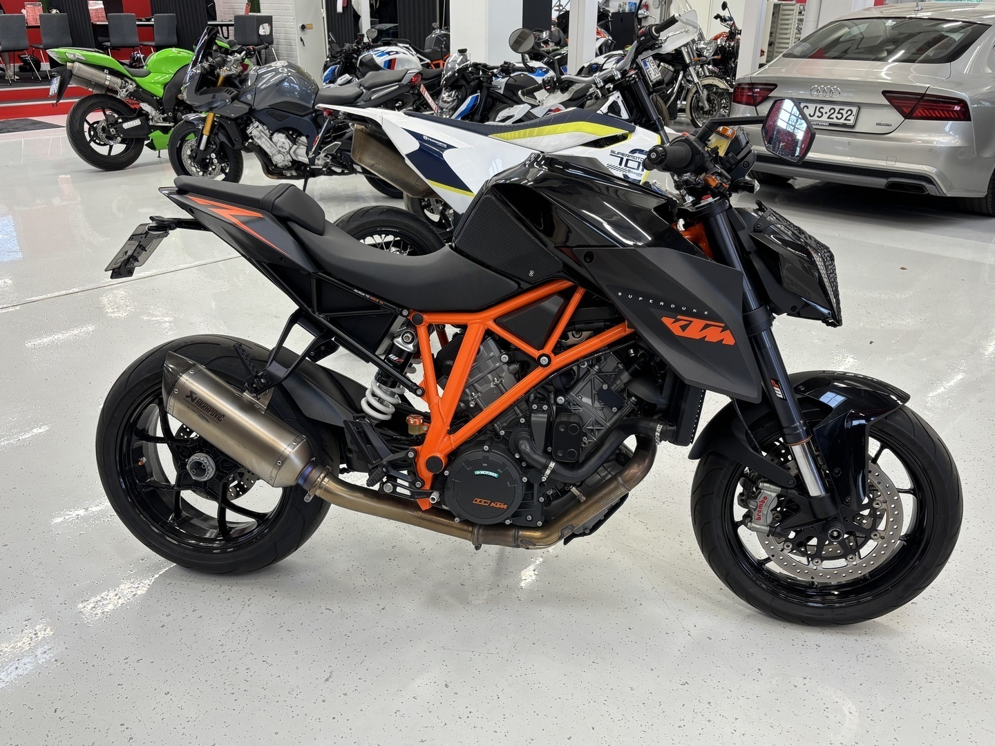 KTM - 1290 - Super Duke R // Akrapovic / Brembo RCS16 / Huoltokirja / Powerparts // - Moottoripyörä