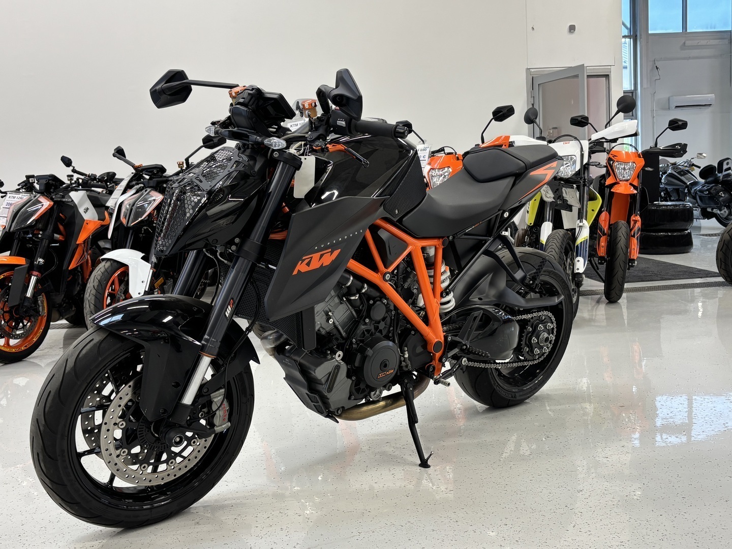 KTM - 1290 - Super Duke R // Akrapovic / Brembo RCS16 / Huoltokirja / Powerparts // - Moottoripyörä