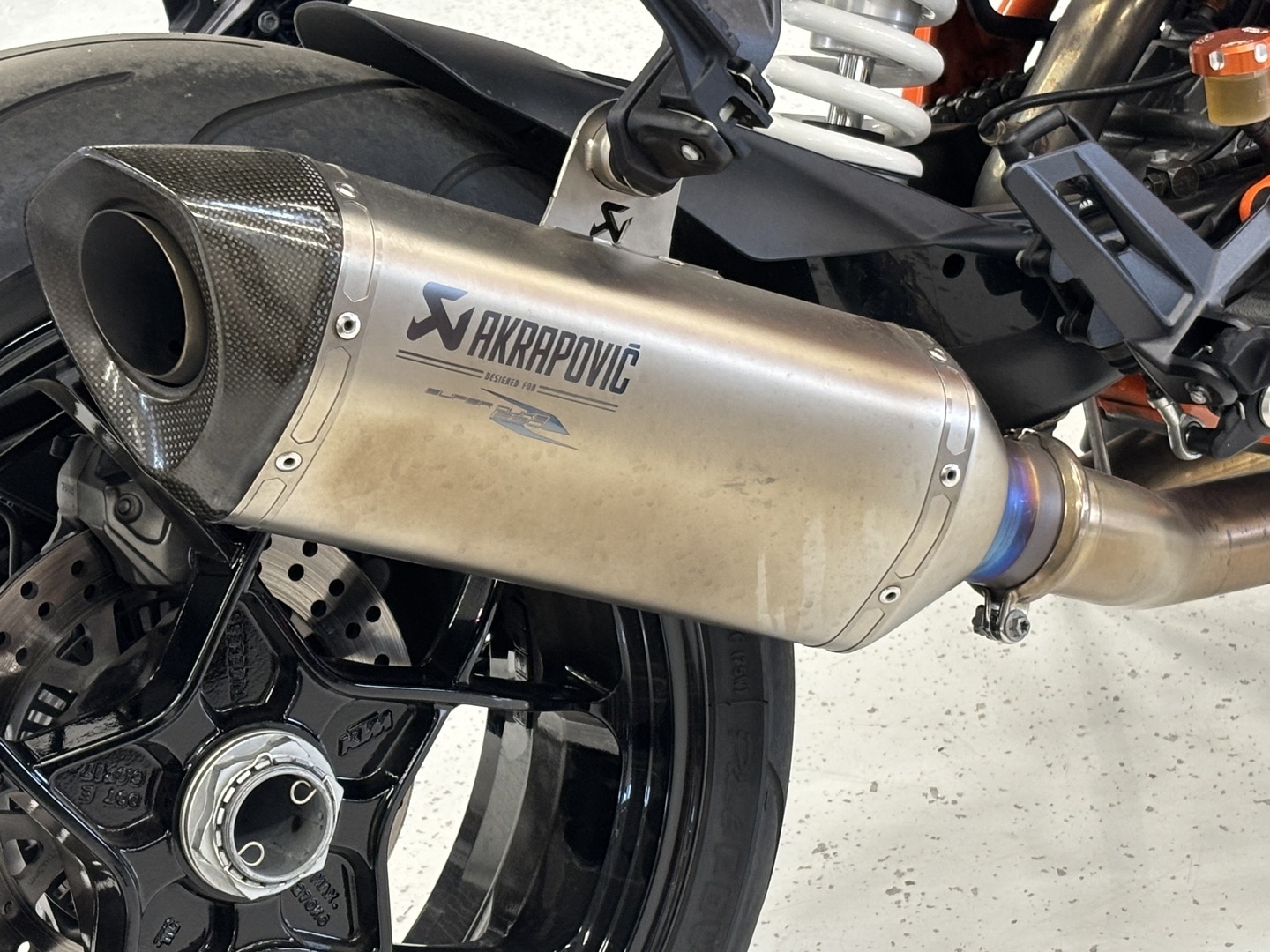 KTM - 1290 - Super Duke R // Akrapovic / Brembo RCS16 / Huoltokirja / Powerparts // - Moottoripyörä