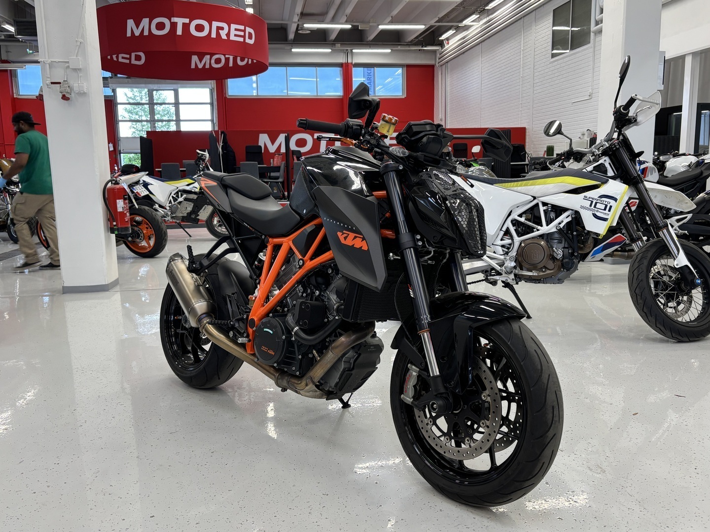 KTM - 1290 - Super Duke R // Akrapovic / Brembo RCS16 / Huoltokirja / Powerparts // - Moottoripyörä