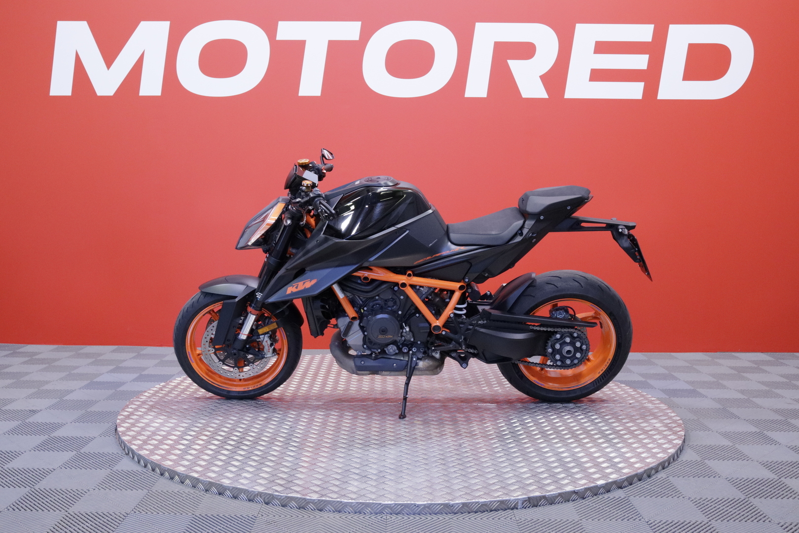KTM - 1290 - Super Duke R // Juuri saapunut! / Trackpack / Vakkari / Leovince // - Moottoripyörä