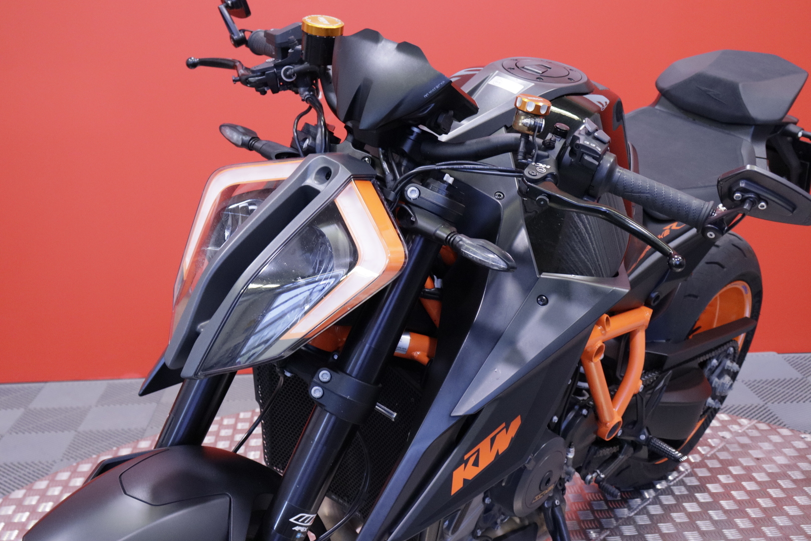 KTM - 1290 - Super Duke R // Juuri saapunut! / Trackpack / Vakkari / Leovince // - Moottoripyörä