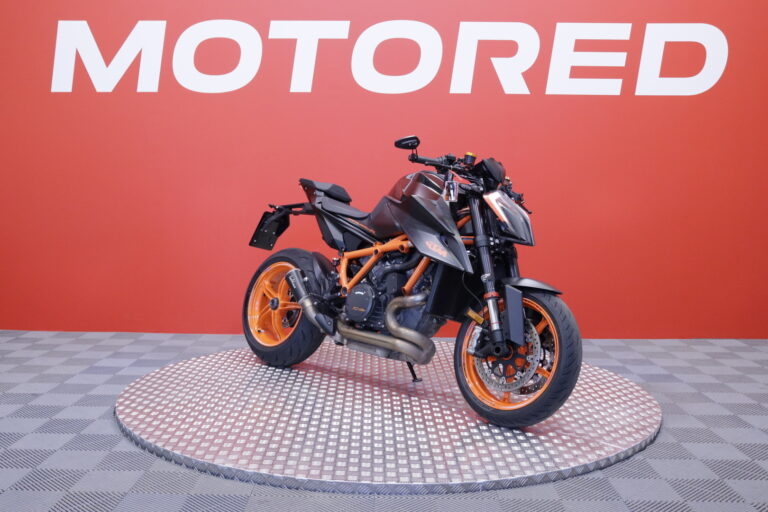 KTM - 1290 - Super Duke R // Juuri saapunut! / Trackpack / Vakkari / Leovince // - Moottoripyörä