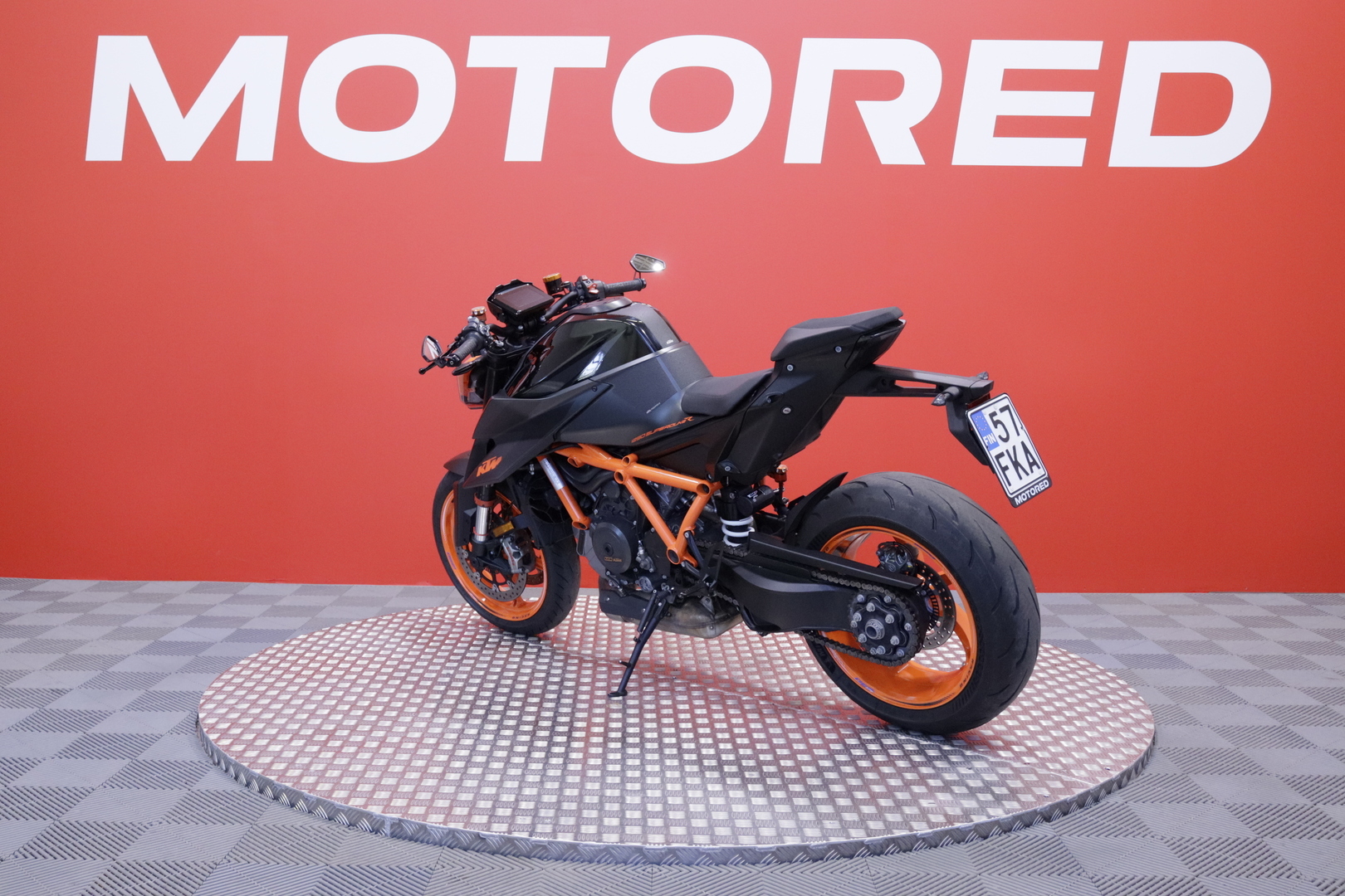 KTM - 1290 - Super Duke R // Juuri saapunut! / Trackpack / Vakkari / Leovince // - Moottoripyörä