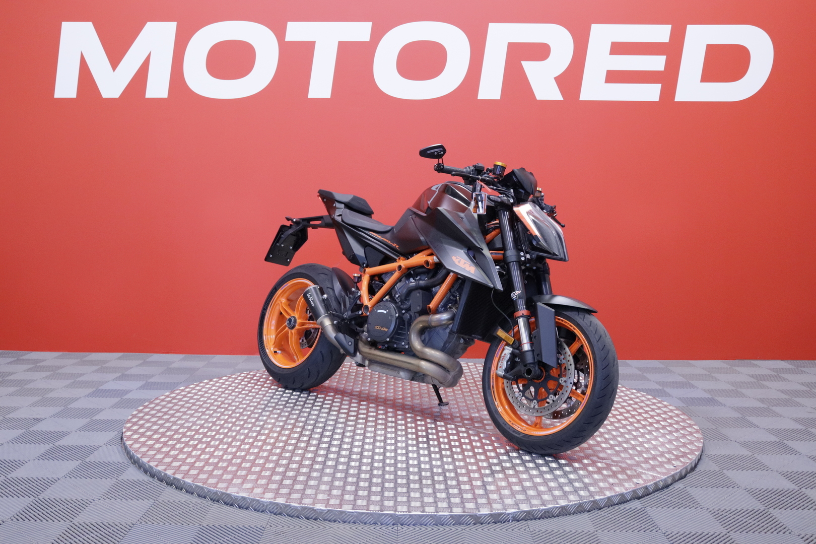 KTM - 1290 - Super Duke R // Juuri saapunut! / Trackpack / Vakkari / Leovince // - Moottoripyörä