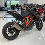 KTM - 1290 - Super Duke R // Juuri saapunut! / Suomi-pyörä / Huoltokirja / Ajomodet / Akrapovic / TC // - Moottoripyörä