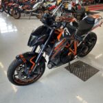 KTM - 1290 - Super Duke R // Juuri saapunut! / Huoltokirja / Arrow / Ajomodet / TC // - Moottoripyörä