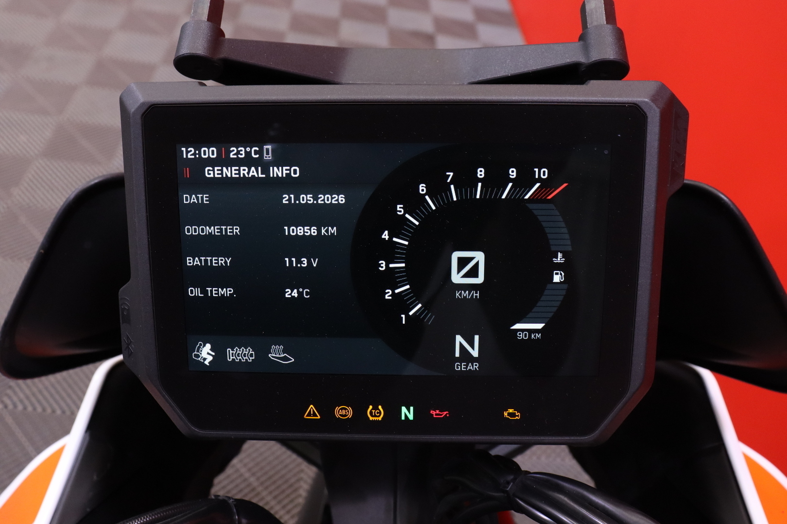 KTM - 1290 - Super Duke GT // MTC / Shifter+ / Sivulaukut / Vakkari / Keyless / Bluetooth / Penkinlämmittimet // - Moottoripyörä