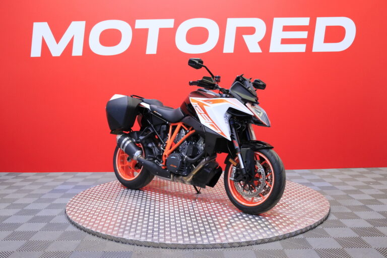 KTM - 1290 - Super Duke GT // MTC / Shifter+ / Sivulaukut / Vakkari / Keyless / Bluetooth / Penkinlämmittimet // - Moottoripyörä