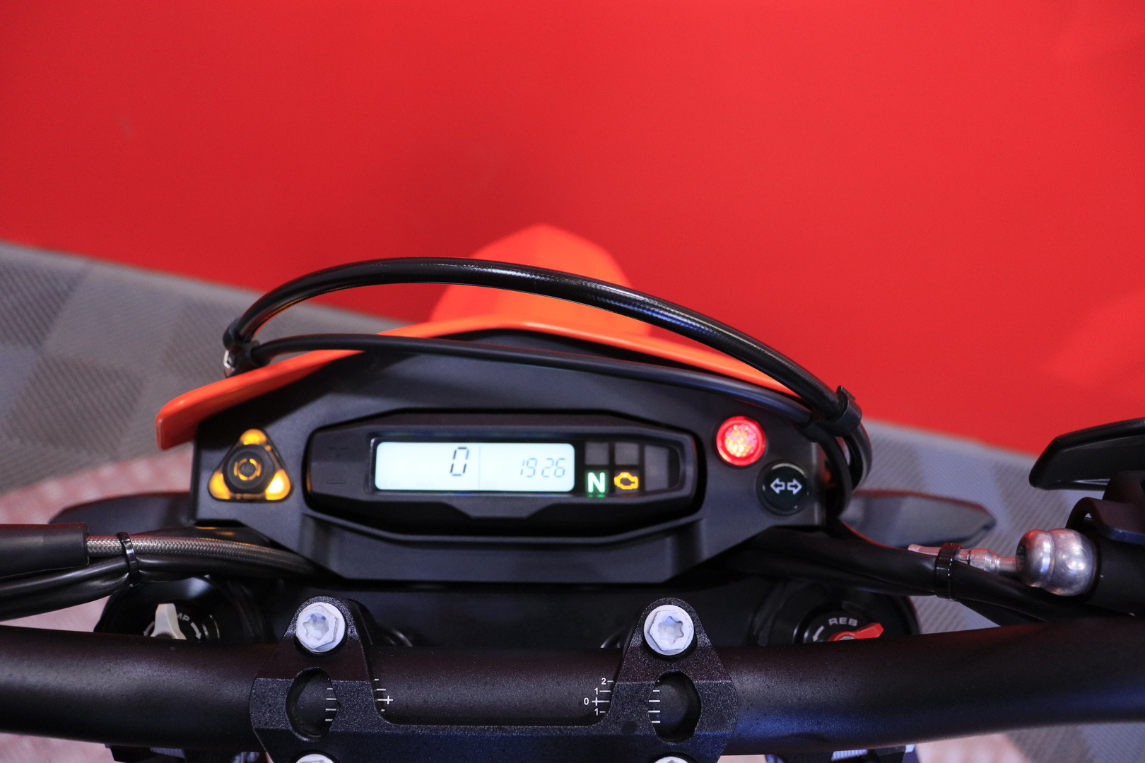 KTM - 690 - SMC-R // Remus / Shifter / TC / ABS / Map selector / Suomi-pyörä // - Moottoripyörä