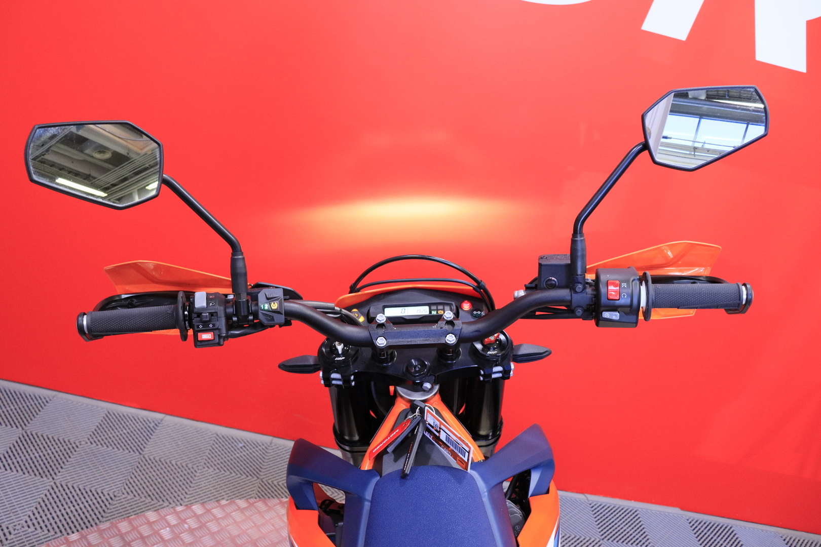 KTM - 690 - SMC-R // Remus / Shifter / TC / ABS / Map selector / Suomi-pyörä // - Moottoripyörä