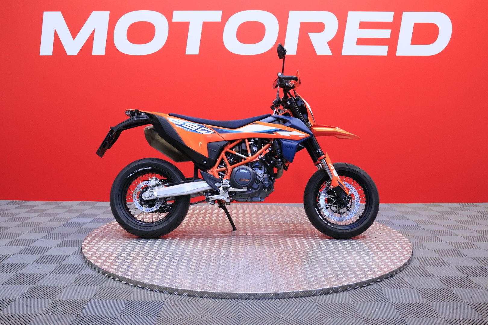 KTM - 690 - SMC-R // Suomi-pyörä / TC / ABS / Map selector // - Moottoripyörä
