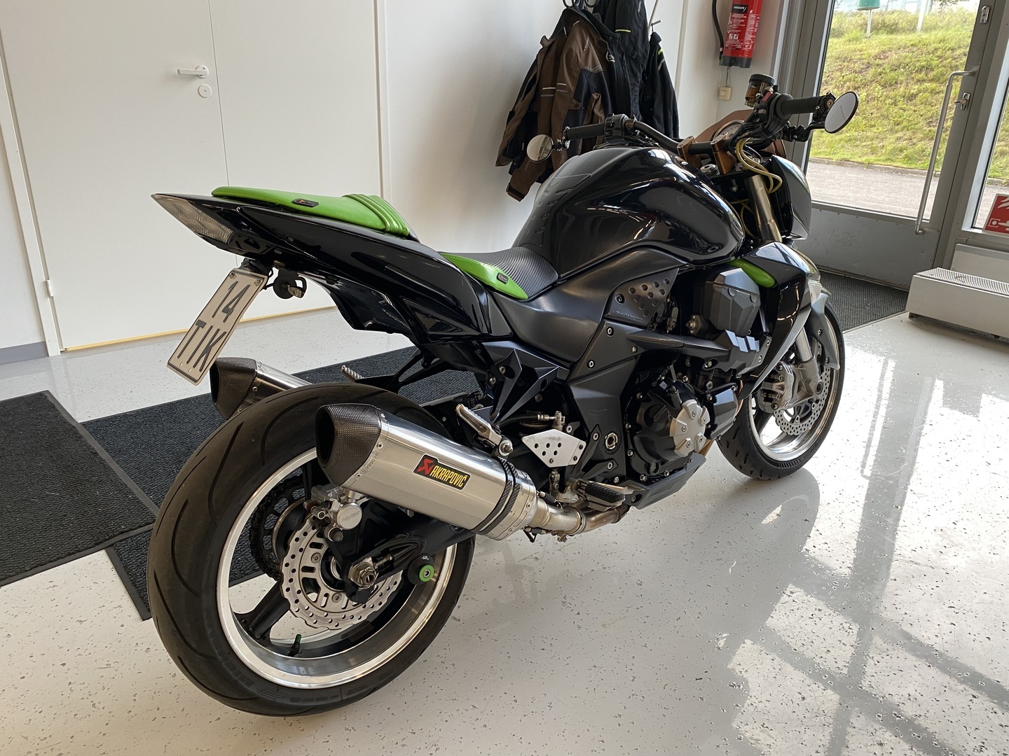 Kawasaki - Z - 1000 // Juuri saapunut! / Pienet kilsat / Akrapovic / Siistikuntoinen // - Moottoripyörä