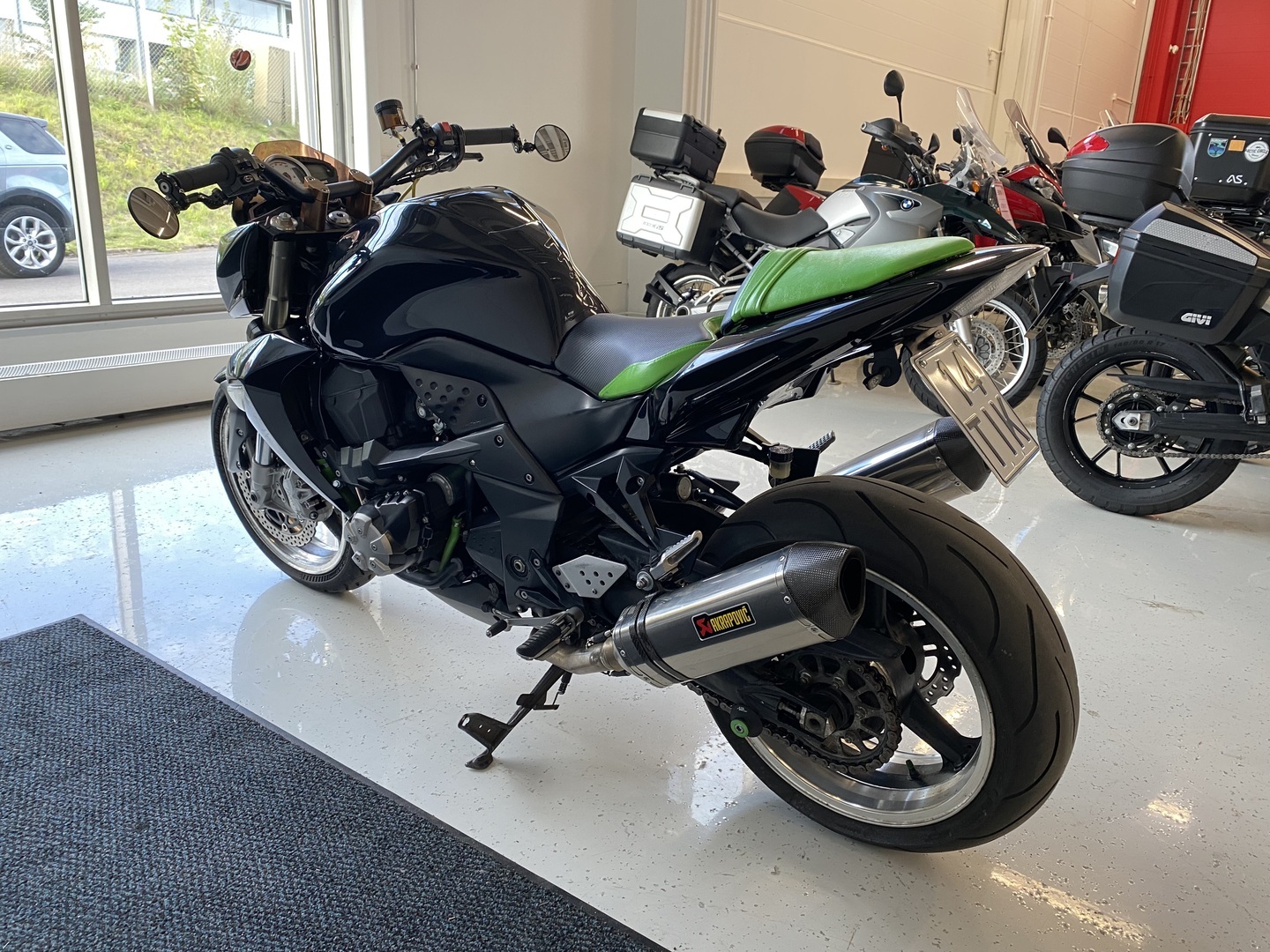 Kawasaki - Z - 1000 // Juuri saapunut! / Pienet kilsat / Akrapovic / Siistikuntoinen // - Moottoripyörä