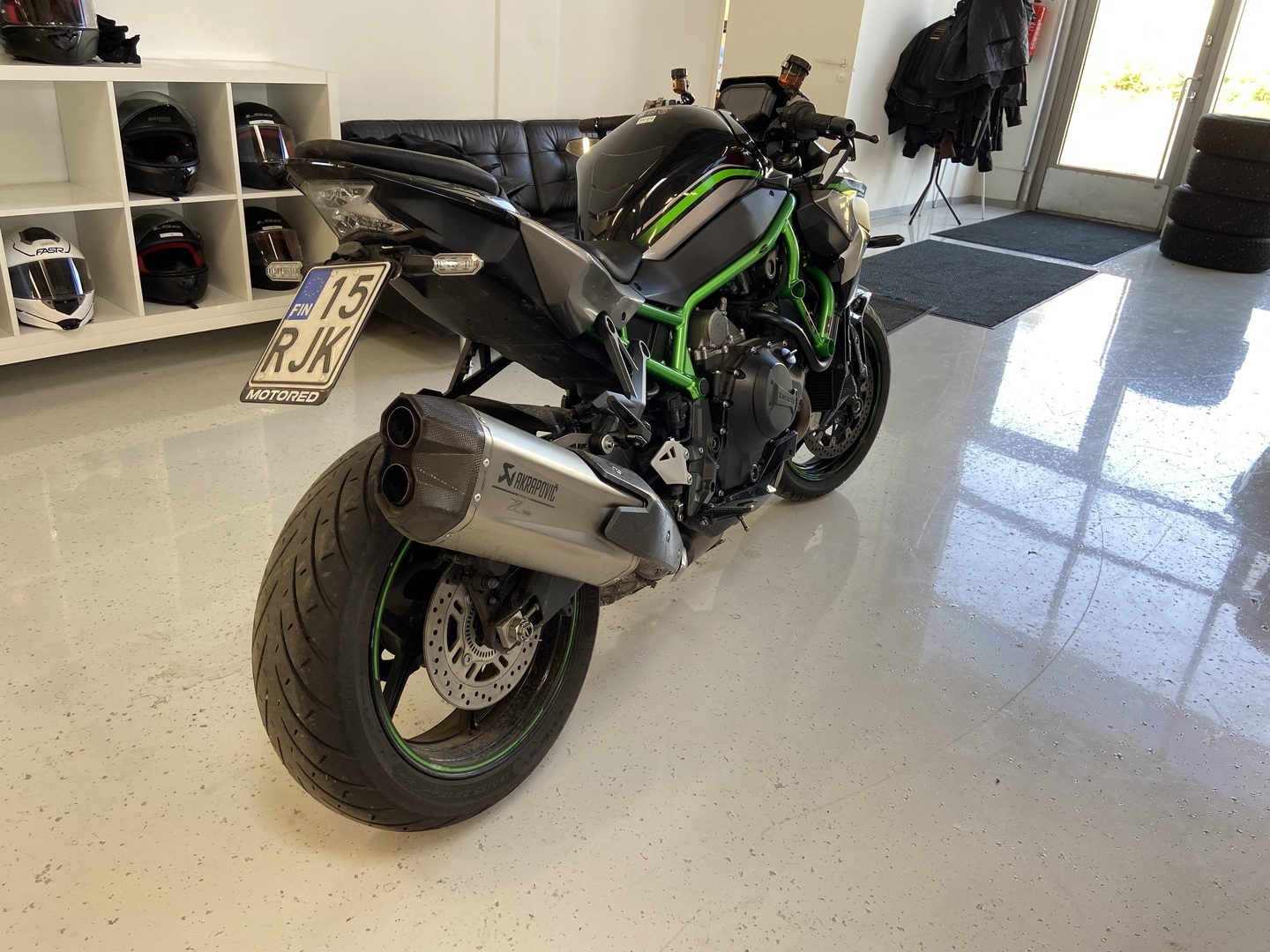 Kawasaki - Z - H2 // Huoltokirja / Shifter / Vakkari / Ajomodet / Tangonpääpeilit // - Moottoripyörä