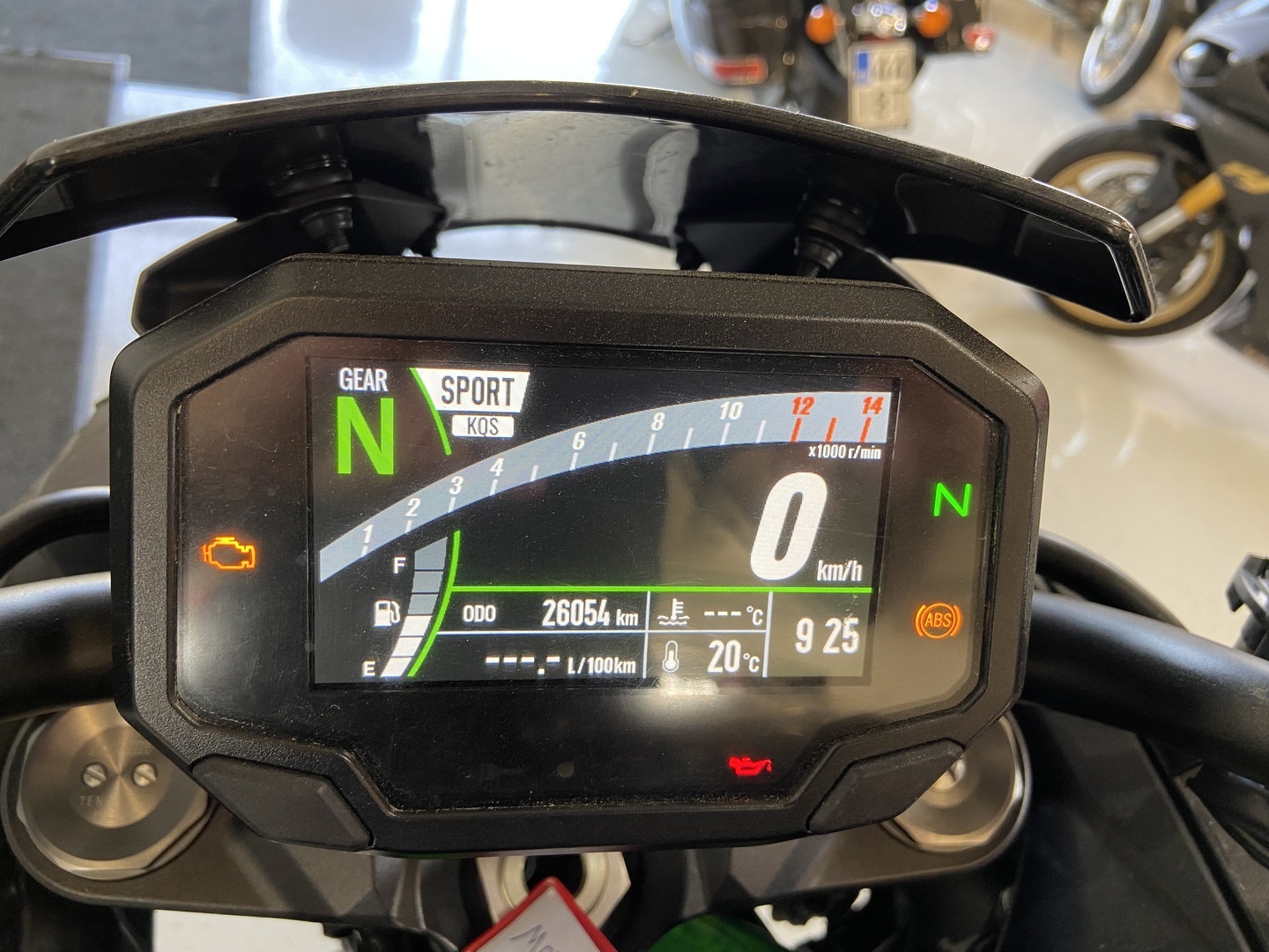 Kawasaki - Z - H2 // Huoltokirja / Shifter / Vakkari / Ajomodet / Tangonpääpeilit // - Moottoripyörä