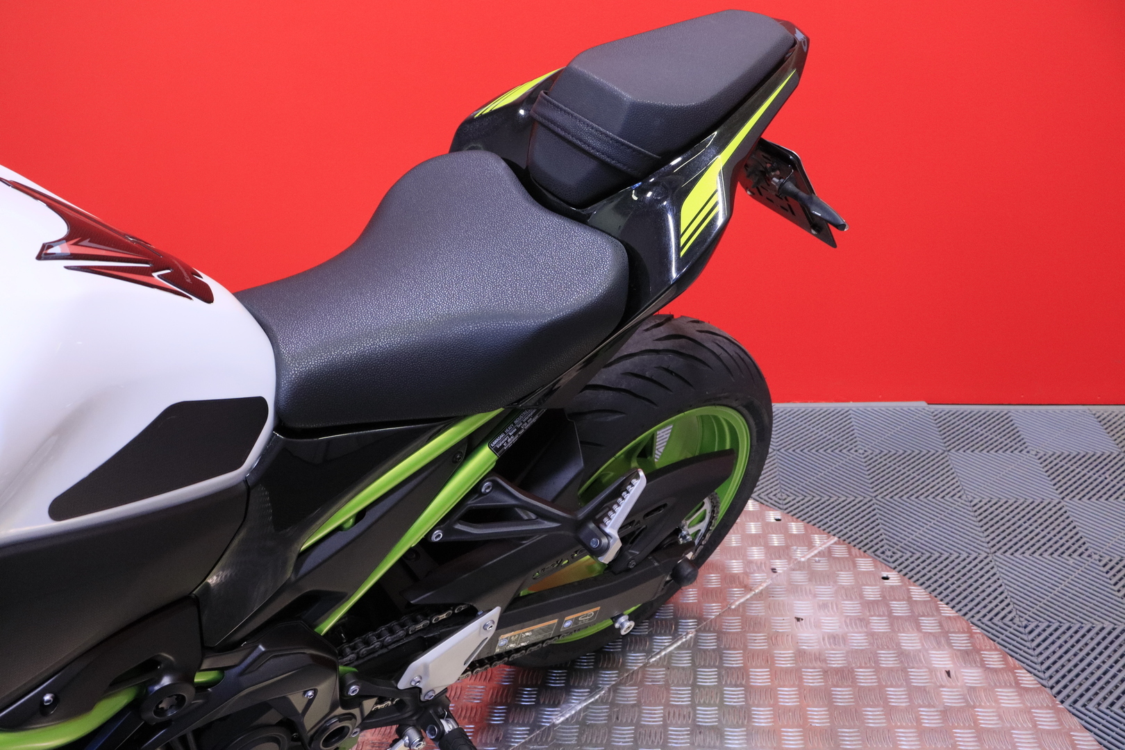 Kawasaki - Z - 900 // Suomi-pyörä / Akrapovic // - Moottoripyörä