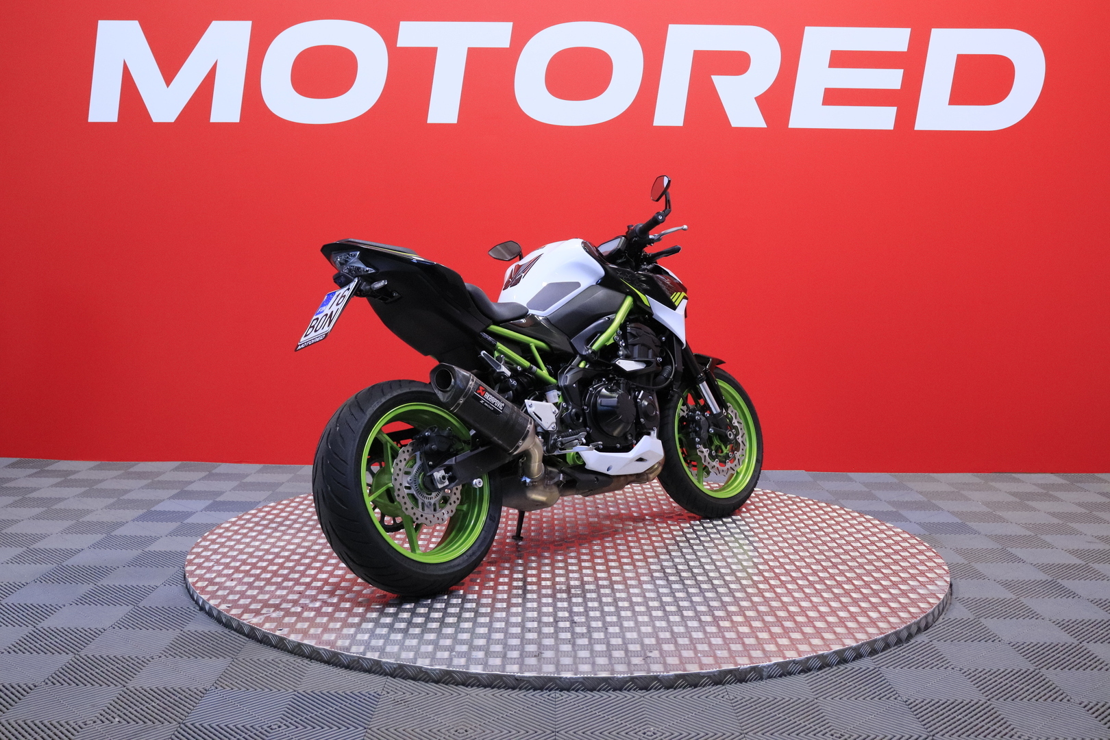 Kawasaki - Z - 900 // Suomi-pyörä / Akrapovic // - Moottoripyörä