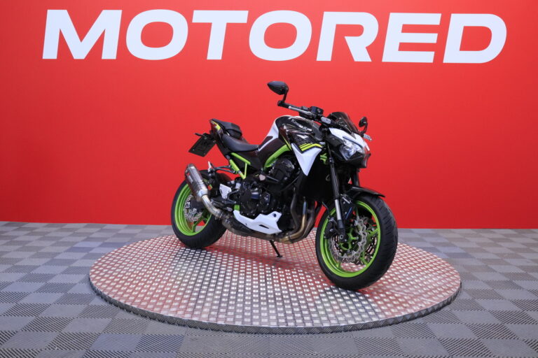Kawasaki - Z - 900 // Suomi-pyörä / Akrapovic // - Moottoripyörä