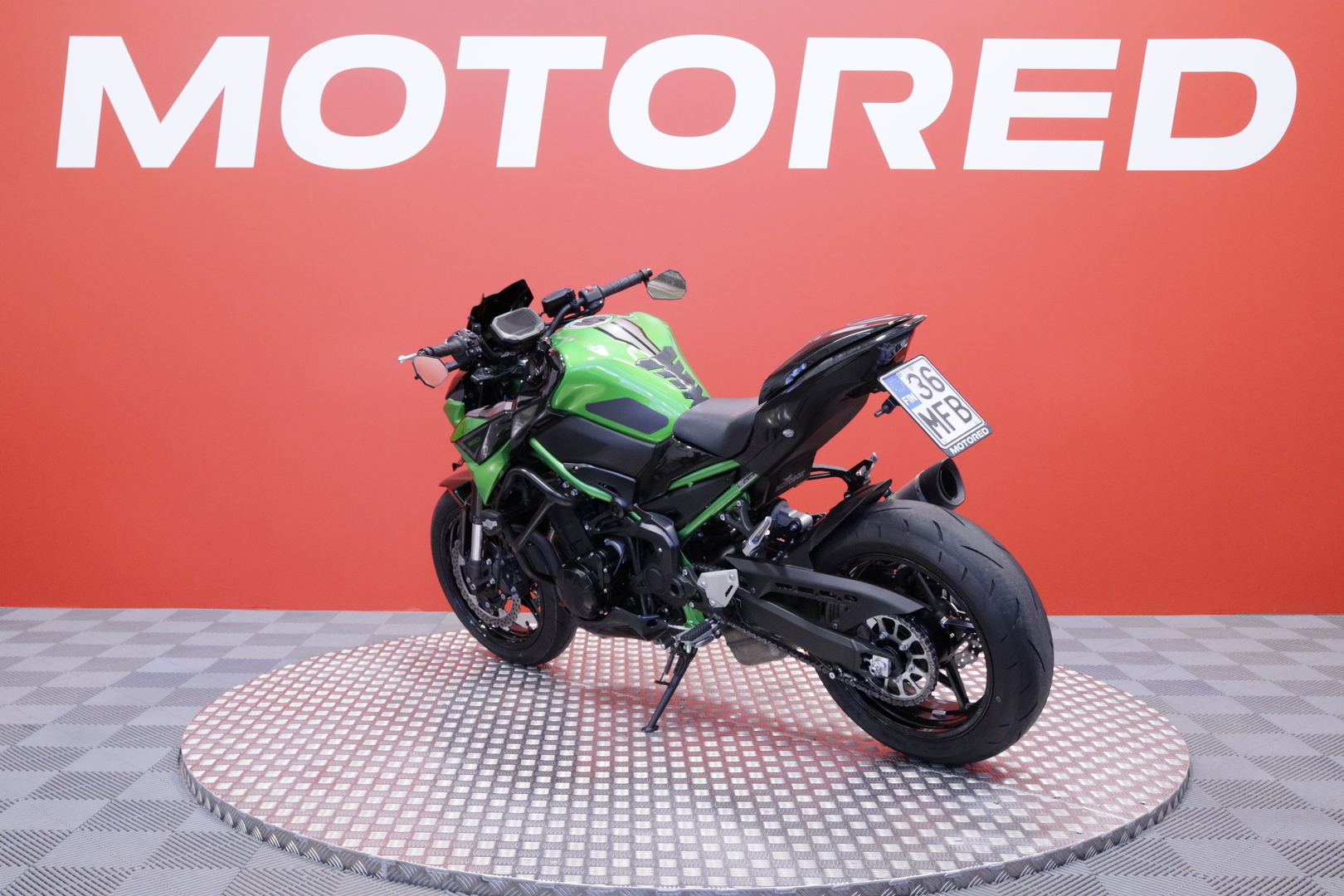 Kawasaki - Z - 900 // Suomi-pyörä / Huoltokirja / Leovince / Ajomodet // - Moottoripyörä