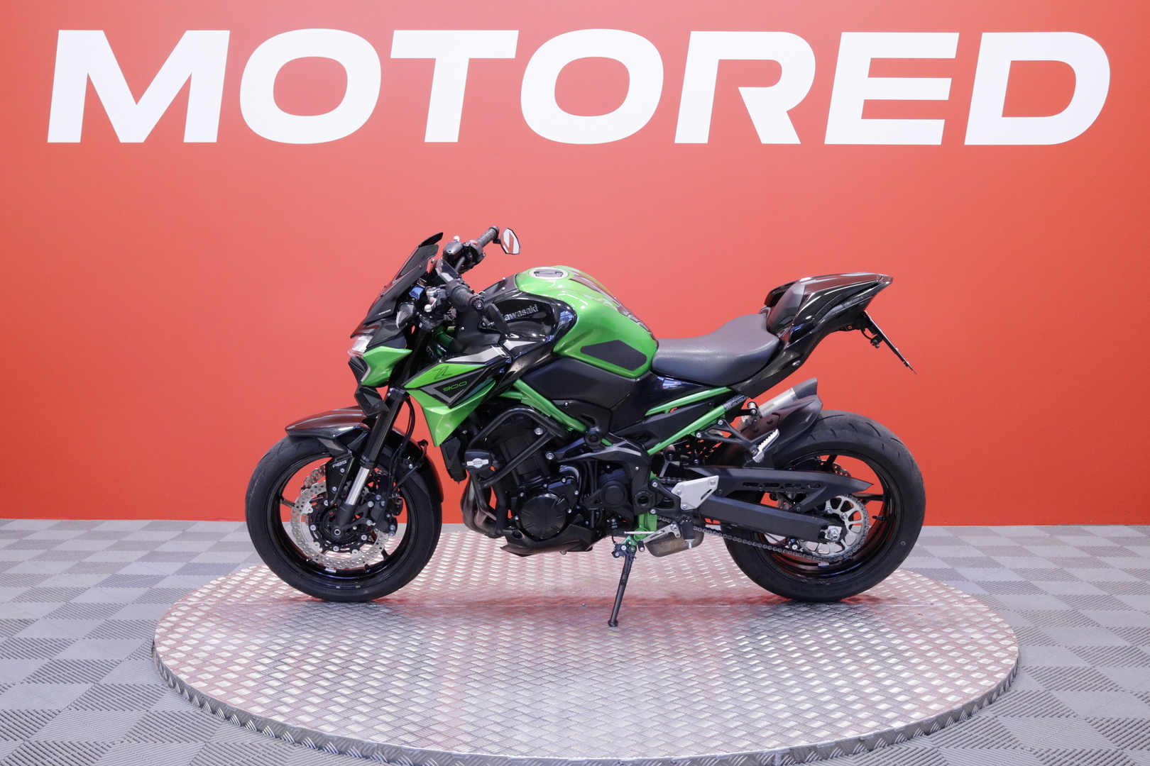 Kawasaki - Z - 900 // Suomi-pyörä / Huoltokirja / Leovince / Ajomodet // - Moottoripyörä