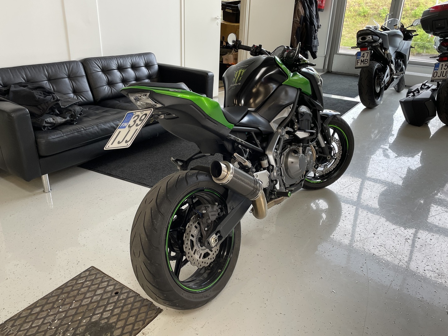 Kawasaki - Z - 900 // Akrapovic putkisto / ABS / Säädettävätkahvat // - Moottoripyörä