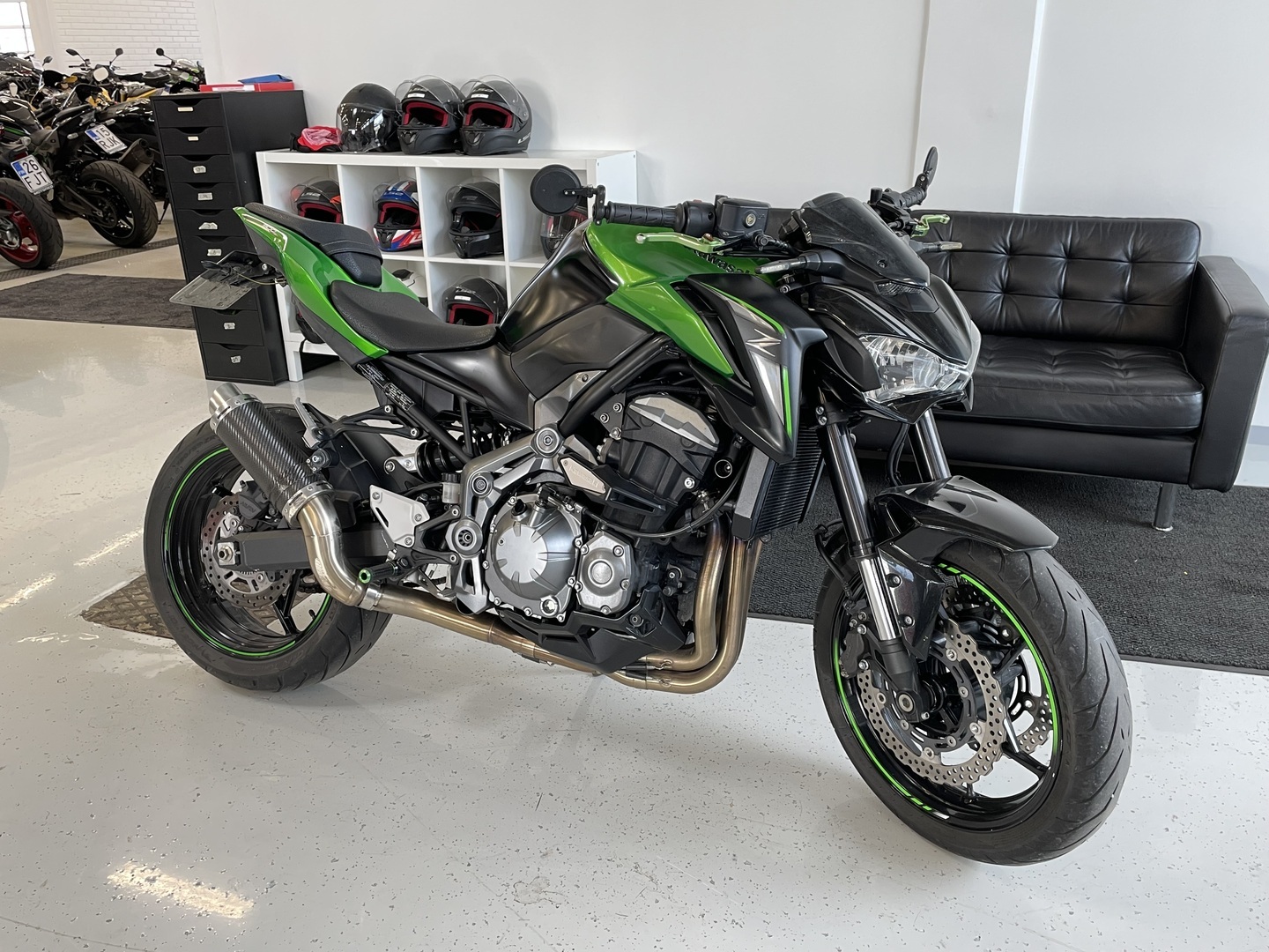 Kawasaki - Z - 900 // Akrapovic putkisto / ABS / Säädettävätkahvat // - Moottoripyörä