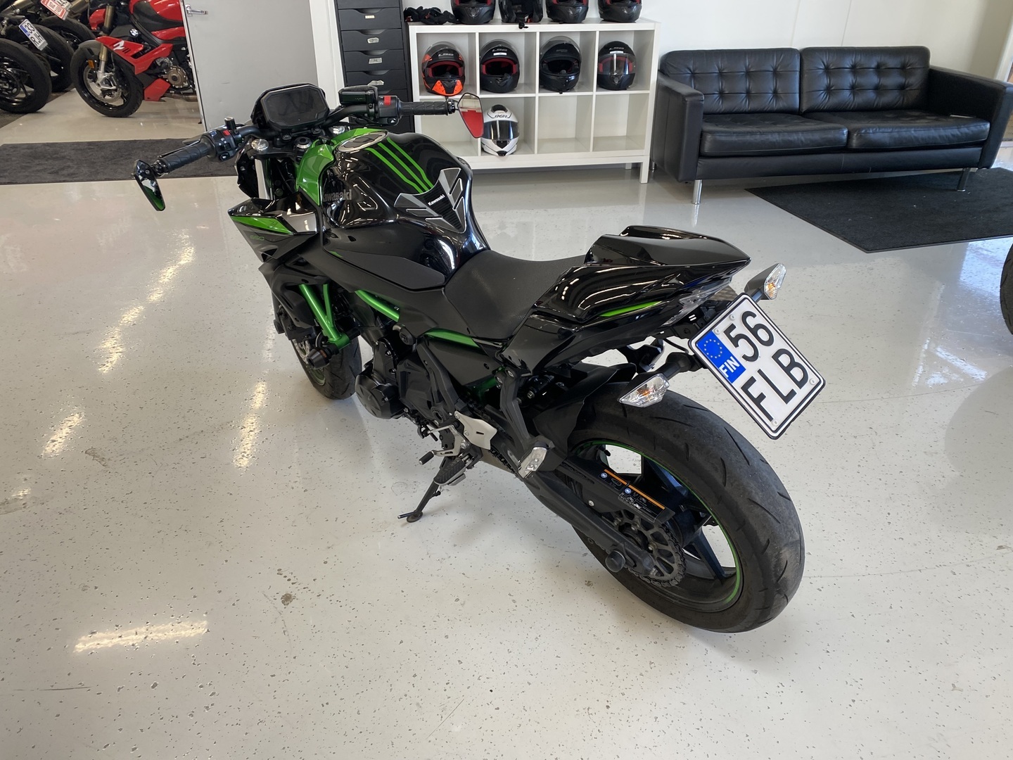Kawasaki - Z - 650 // Juuri saapunut! / Suomi-pyörä / Huoltokirja / ABS / Kaatumatapit // - Moottoripyörä