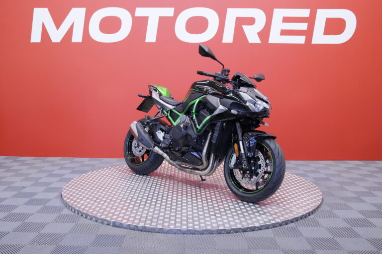 Kawasaki - Z - H2 // 1. om Suomipyörä / Huoltokirja / Putkisto // - Moottoripyörä