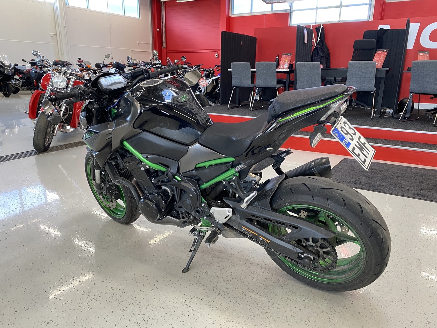Kawasaki - Z - 900 // Juuri saapunut! / 1. om Suomipyörä / Akrapovic / Huoltokirja // - Moottoripyörä