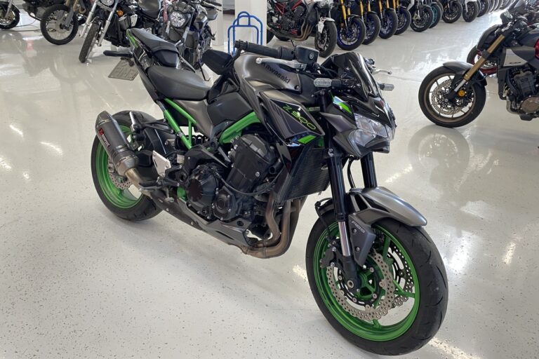Kawasaki - Z - 900 // Juuri saapunut! / 1. om Suomipyörä / Akrapovic / Huoltokirja // - Moottoripyörä
