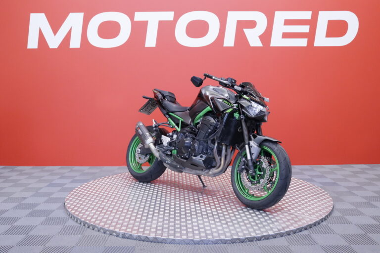 Kawasaki - Z - 900 // Juuri saapunut! / 1. om Suomipyörä / Akrapovic / Huoltokirja // - Moottoripyörä