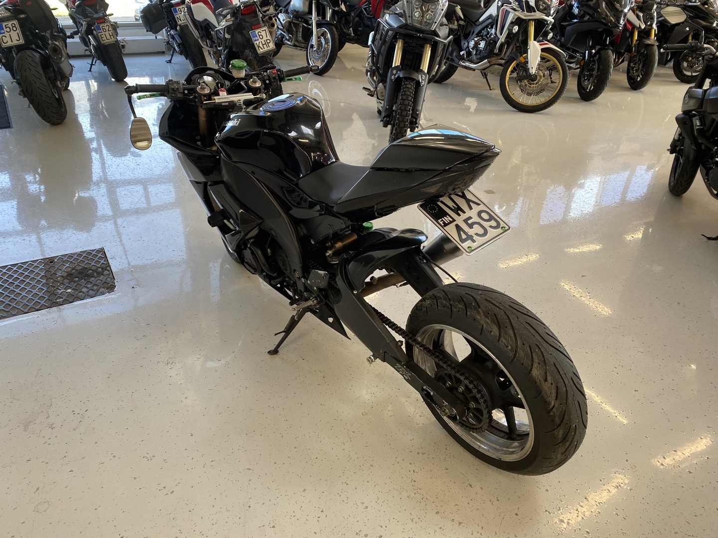 Kawasaki - ZX-10R - // Juuri saapunut! / Suomipyörä / Pidennetty swingi / Ohjausiskunvaimennin // - Moottoripyörä