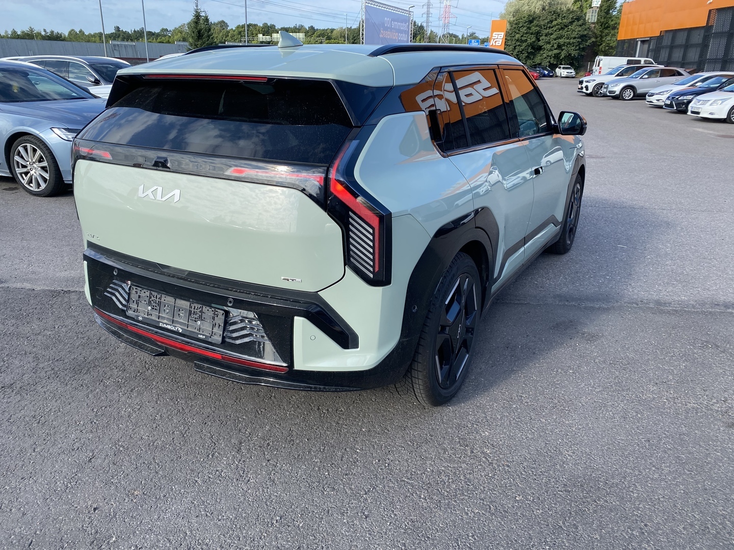 Kia - EV3 - GT-Line FWD 81,4kWh 204hv / Harman/Kardon / Head-Up Display / Panoraama / 360°-kamera - Maastoauto