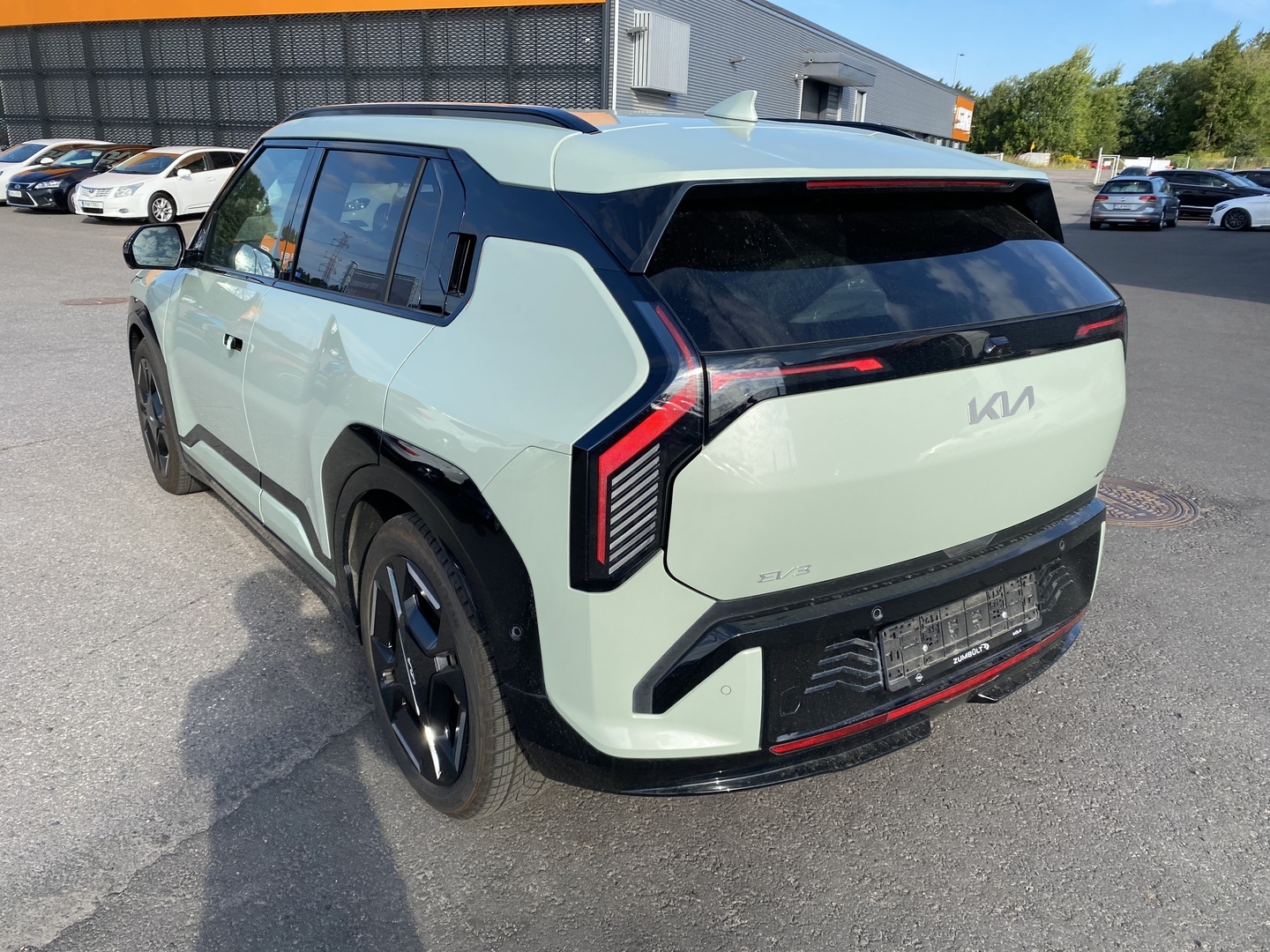 Kia - EV3 - GT-Line FWD 81,4kWh 204hv / Harman/Kardon / Head-Up Display / Panoraama / 360°-kamera - Maastoauto
