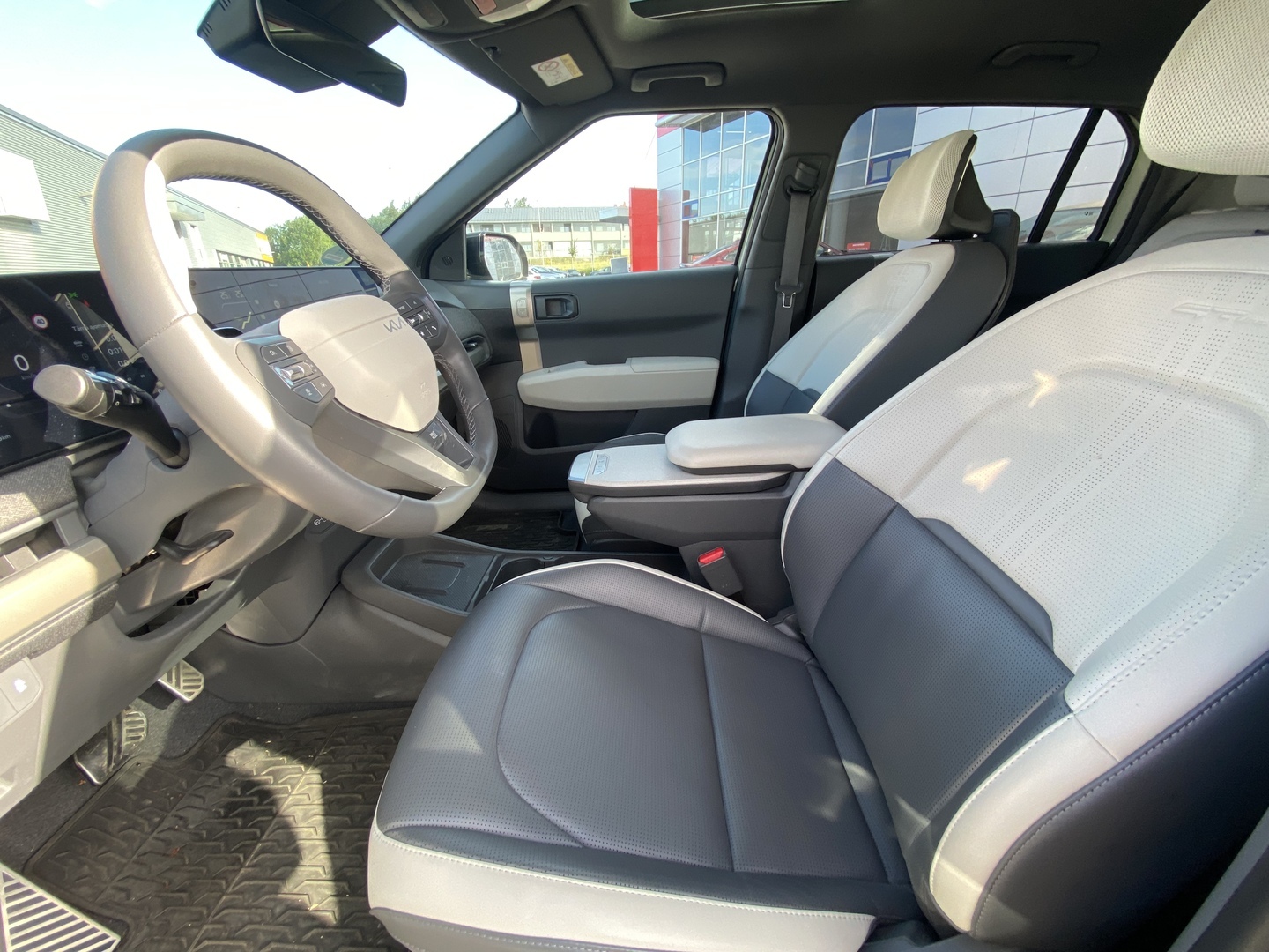 Kia - EV3 - GT-Line FWD 81,4kWh 204hv / Harman/Kardon / Head-Up Display / Panoraama / 360°-kamera - Maastoauto