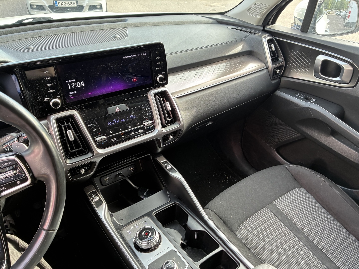 Kia - Sorento - 1,6 T-GDI Plug-in Hybrid AWD Business 7P - Tila-auto