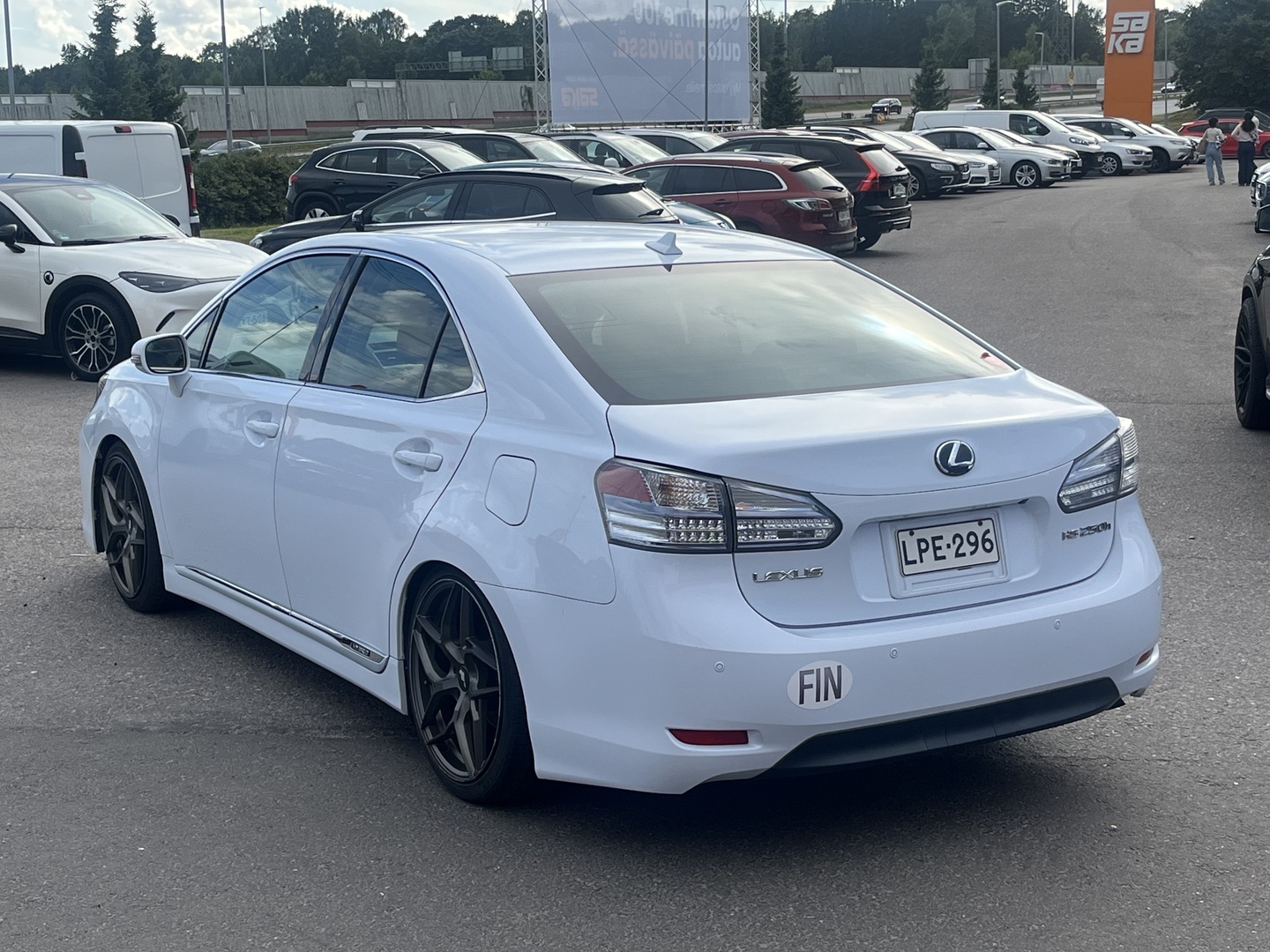 LEXUS - ES - HS250h Sedan (AA)Nahkapenkit muistilla / HUD / Ilmastoidut istuimet / Peruutuskamera / Navi / ACC / 2 renkaat ja vanteet - Sedan
