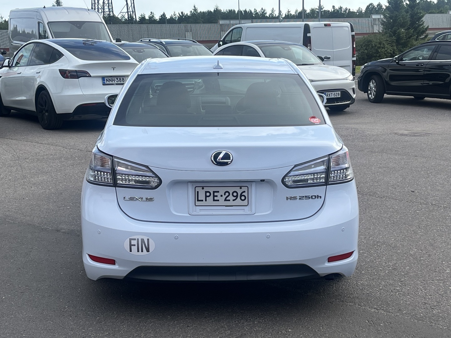 LEXUS - ES - HS250h Sedan (AA)Nahkapenkit muistilla / HUD / Ilmastoidut istuimet / Peruutuskamera / Navi / ACC / 2 renkaat ja vanteet - Sedan