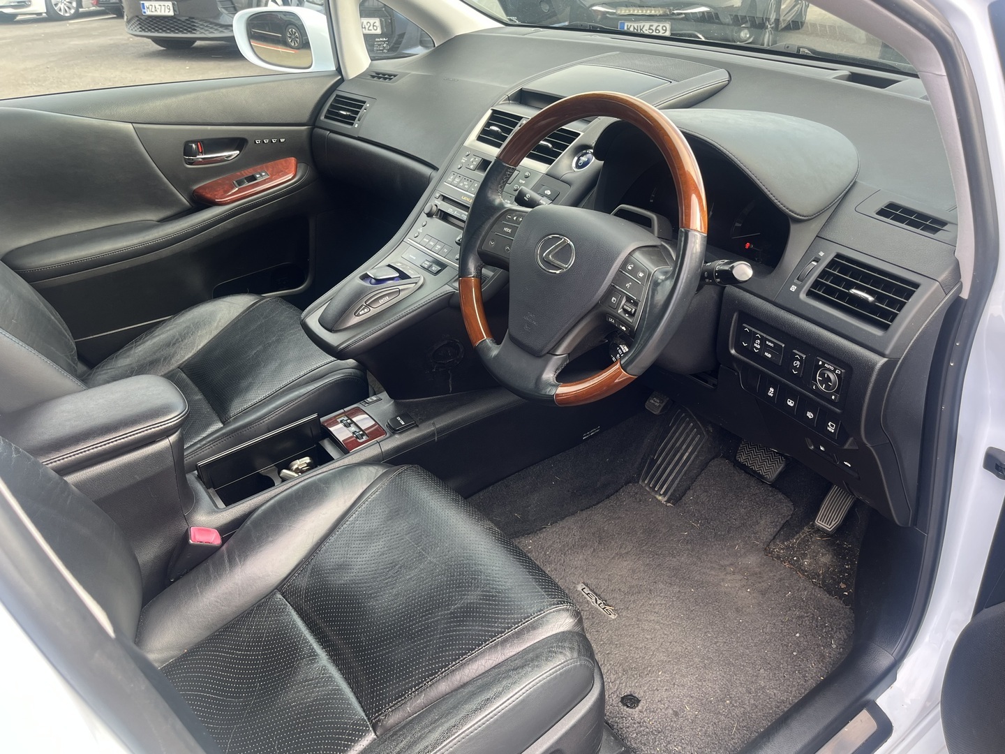 LEXUS - ES - HS250h Sedan (AA)Nahkapenkit muistilla / HUD / Ilmastoidut istuimet / Peruutuskamera / Navi / ACC / 2 renkaat ja vanteet - Sedan