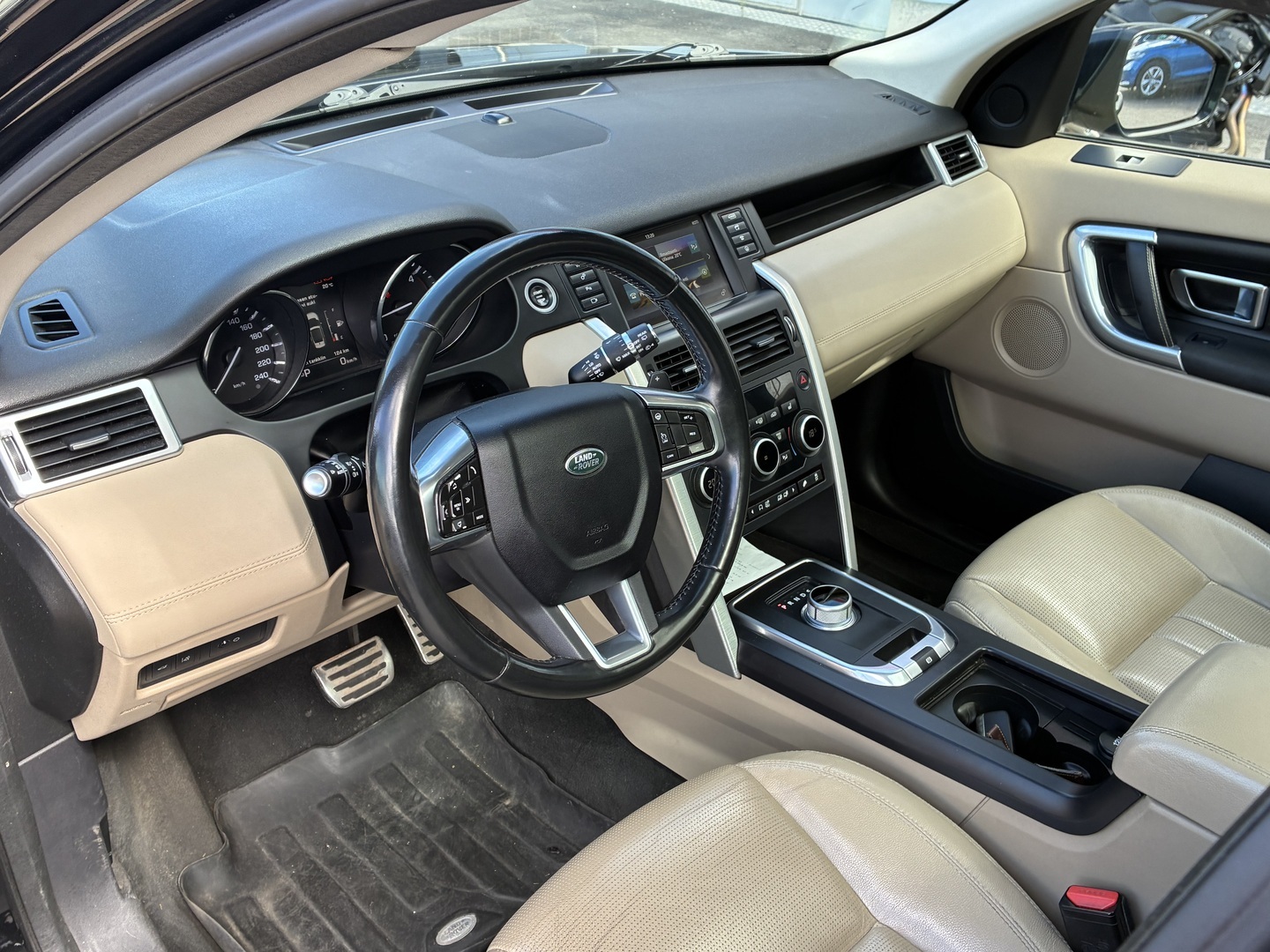 Land Rover - Discovery Sport - SD4 HSE Aut 5+2 First Edition - Maastoauto