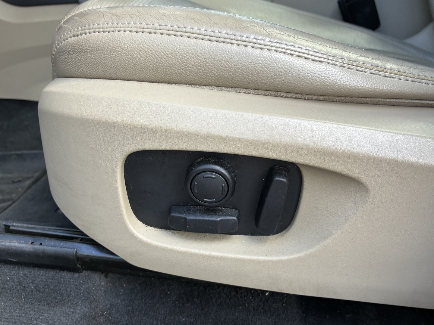 Land Rover - Discovery Sport - SD4 HSE Aut 5+2 First Edition - Maastoauto