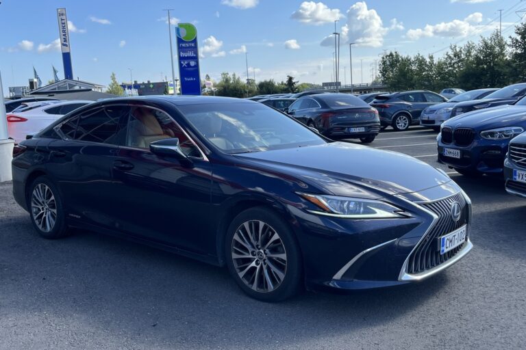 Lexus - ES - 300h Executive - Sedan