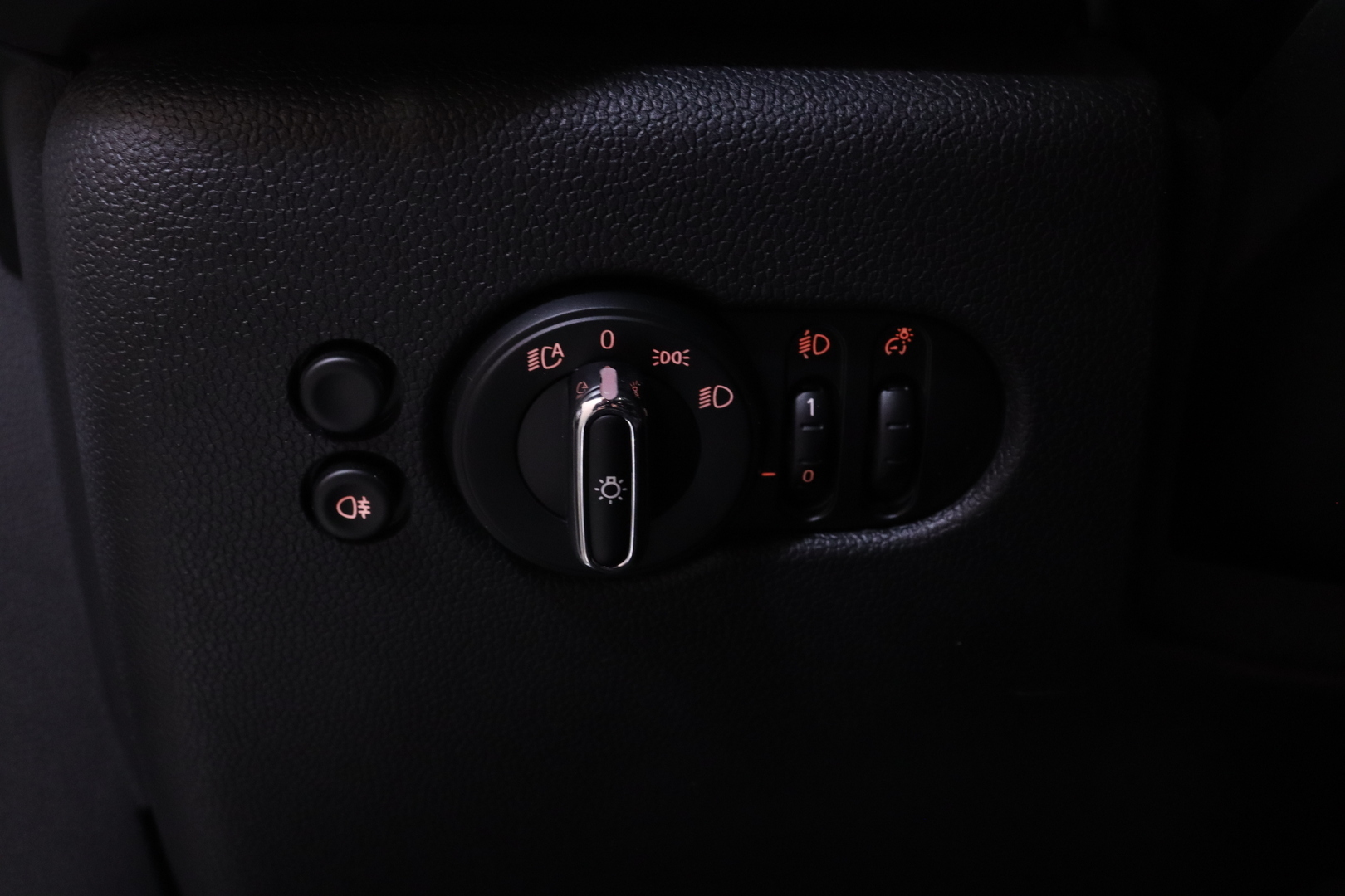 MINI - COOPER - SE Maximise // 1.om Suomi-auto / Merkkihuollettu / Harman/Kardon / Panorama / Nahat / HUD / Lämpöpumppu // - Viistoperä